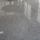 fényes betonterrazzo padló